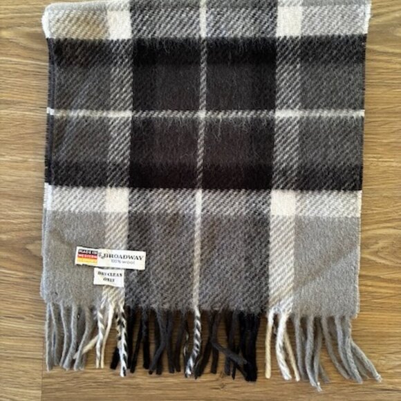 Vintage The Broadway Wool Scarf Plaid Tartan Gray Black Western Germany Academia - Picture 2 of 15